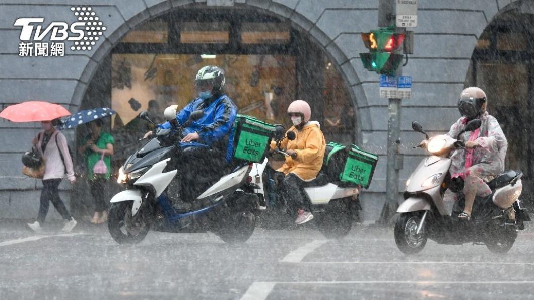 海葵颱風來襲,大台北、宜蘭,週末兩天須注意強風驟雨。(圖/TVBS資料畫面)