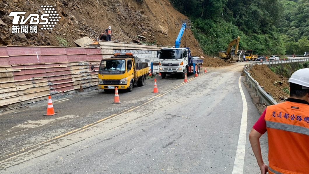 北宜公路坪林段邊坡坍方 晚間7時恢復雙向通行