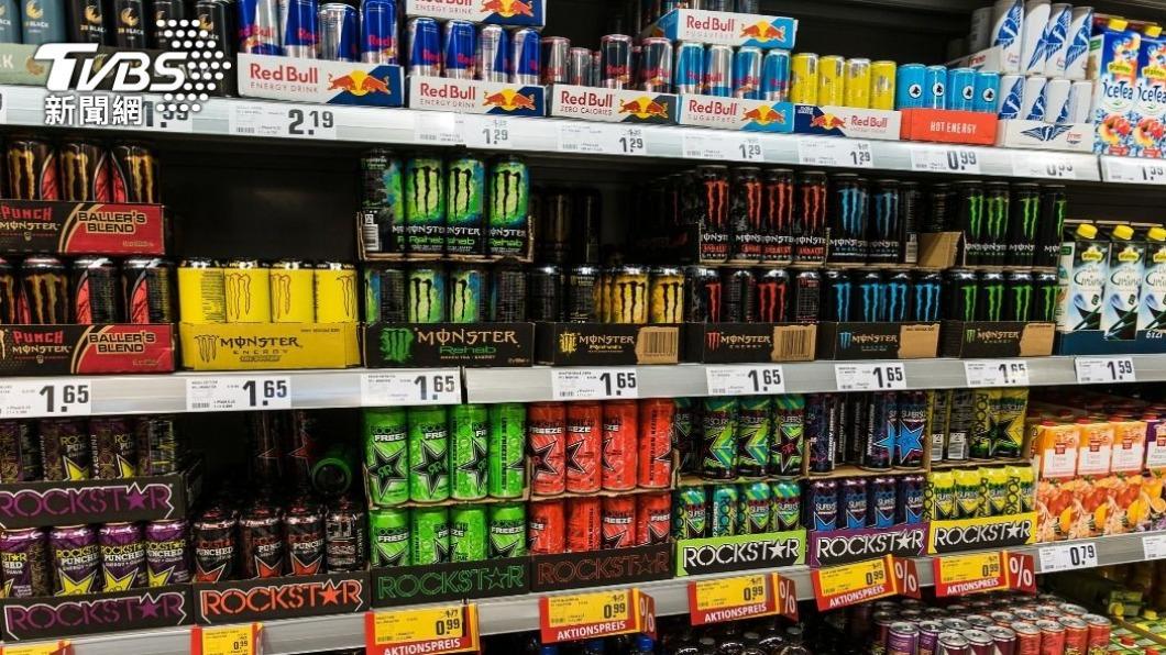 市面上的能量飲料品牌相當多。（示意圖／shutterstock達志影像）