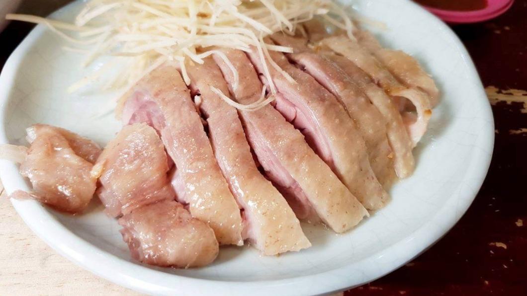 鵝腿肉嫰好吃。（圖／米寶麻幸福滿載提供）