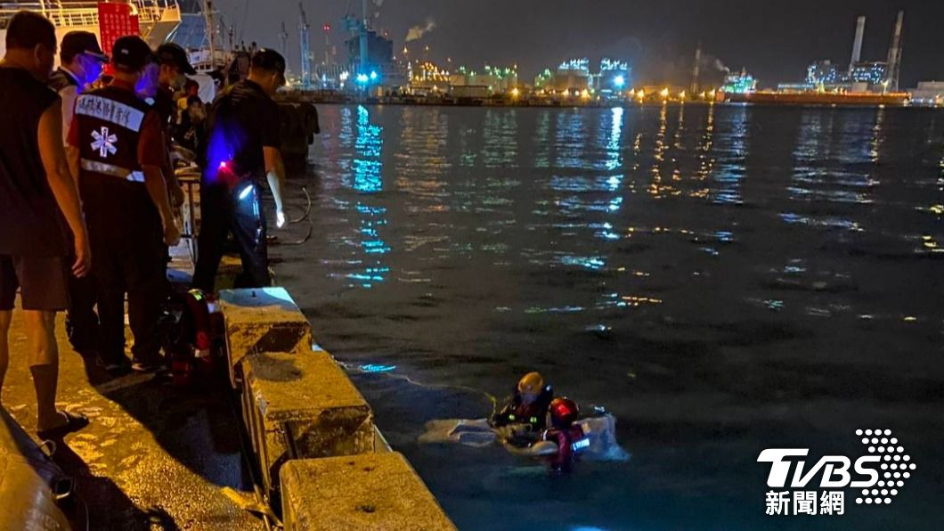 高雄小港驚見浮屍!男深夜落海亡 腰間鑰匙查出小黃停港邊