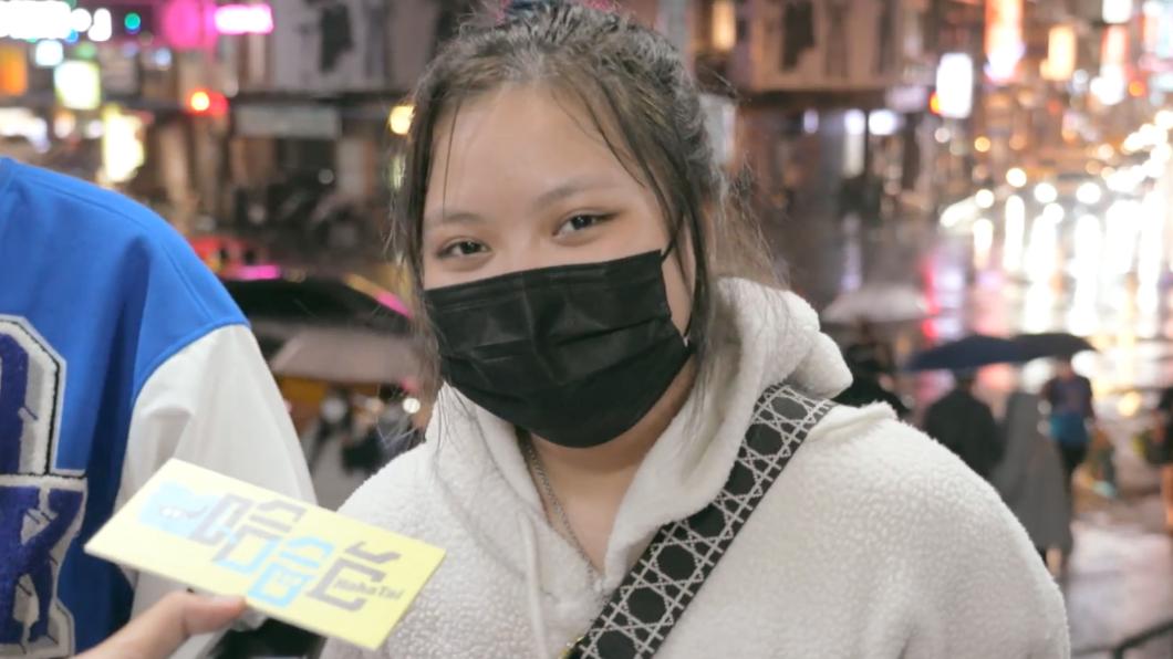 越南移工妹妹對鏡頭喊話，跟爸媽說她很好。（圖／哈哈台提供）