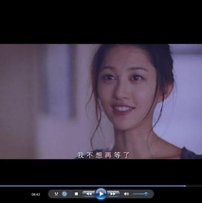 王晴曬出未割雙眼皮前的照片。(圖/翻攝自王晴臉書)