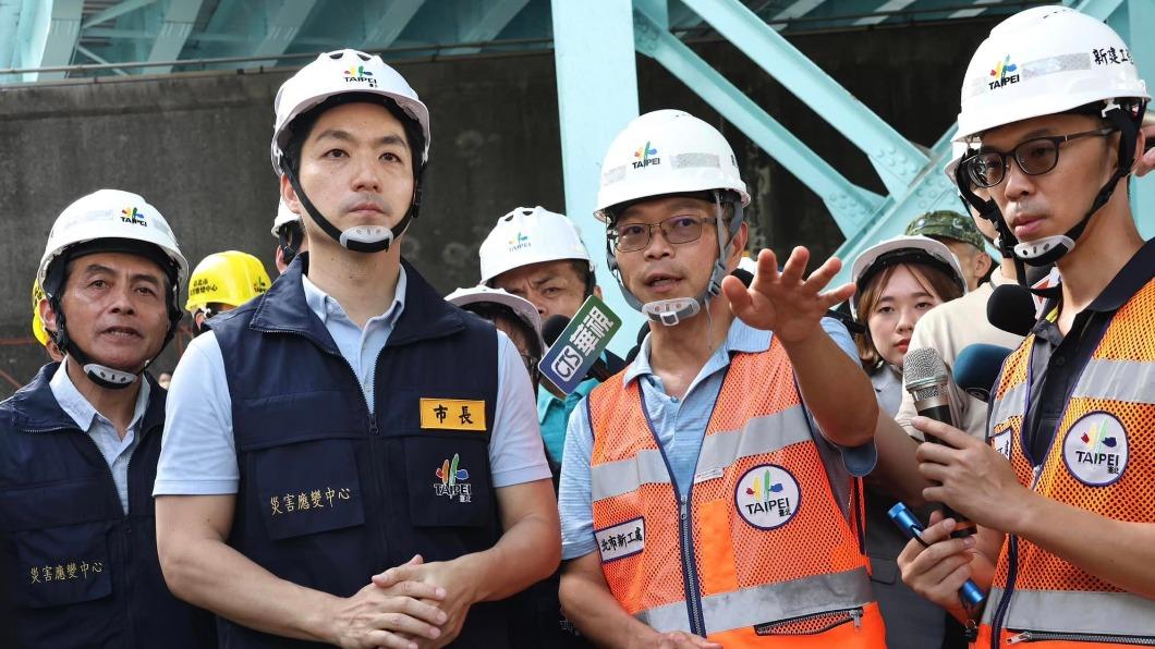 告白蔣萬安「今世最帥男人」 北市網友湧臉書再求颱風假
