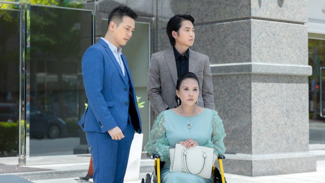 丁國琳此次飾演董娘架勢十足。(圖/三立提供)