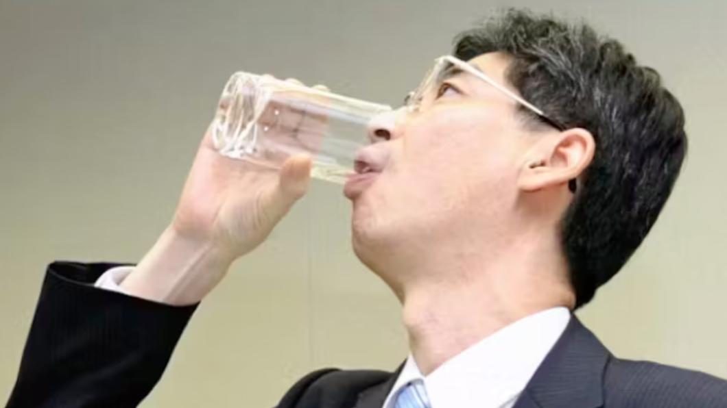 十年前喝下核處理水！陸網瘋傳日高官癌逝　本尊回應了