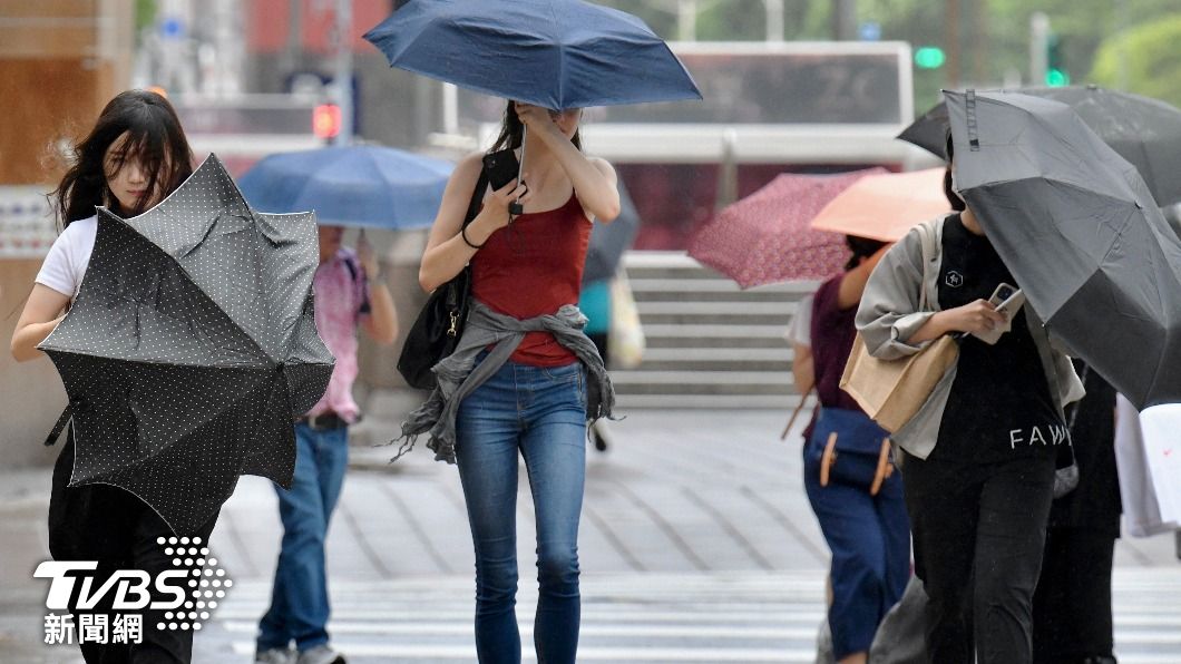階梯式降溫開始了「週末恐跌破20度」 布拉萬上看強颱