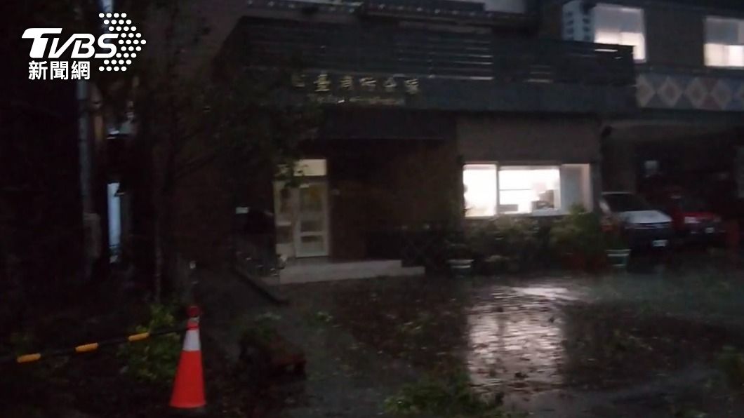 快訊/海葵襲台!屏東霧台鄉652户停電 三地門封路