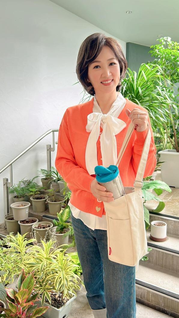 何如芸感謝好姊妹郁方對她的支持。(圖/翻攝自郁方 臉書)