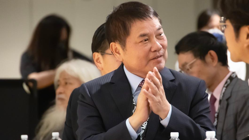 苗栗沒颱風假!臉書慘遭洗版剩1.8顆星 鍾東錦:不能硬討好民眾