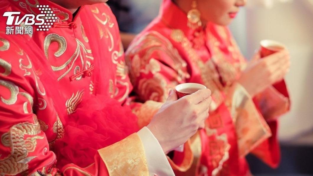 在中式婚禮中最熱議的是關於聘金和嫁妝的部分。(示意圖/shutterstock達志影像)
