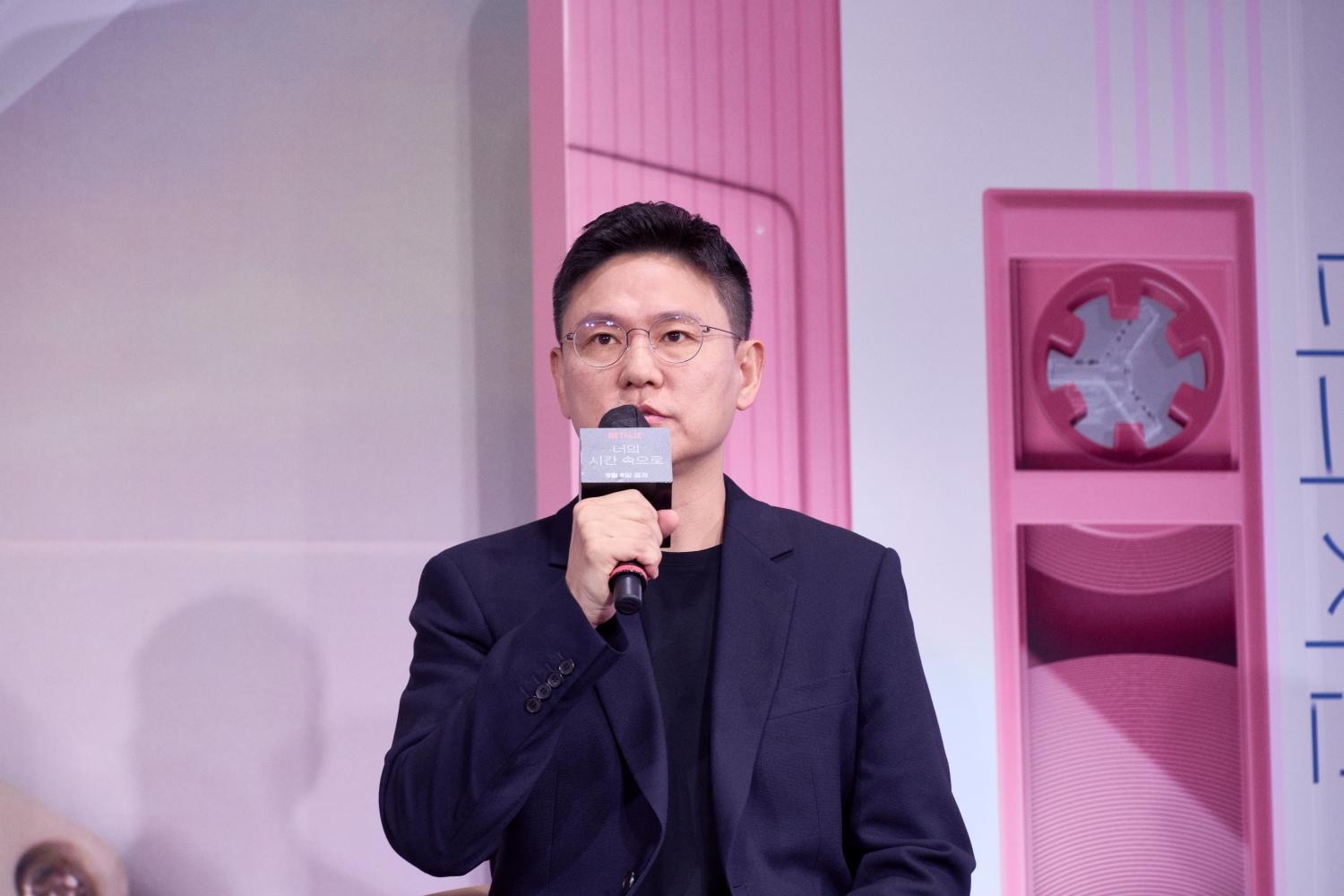 導演金鎮園稱讚台灣戲劇有獨有的閃亮感。(圖/Netflix提供)