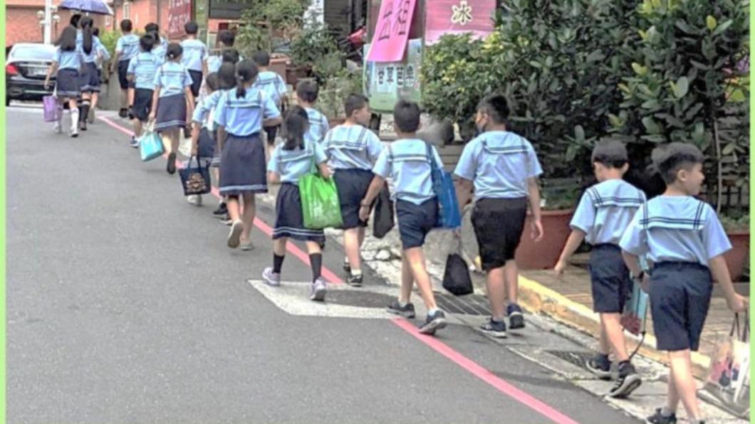 見學童「無路可走」民眾陳情市長信箱 網見回應全怒了:可笑