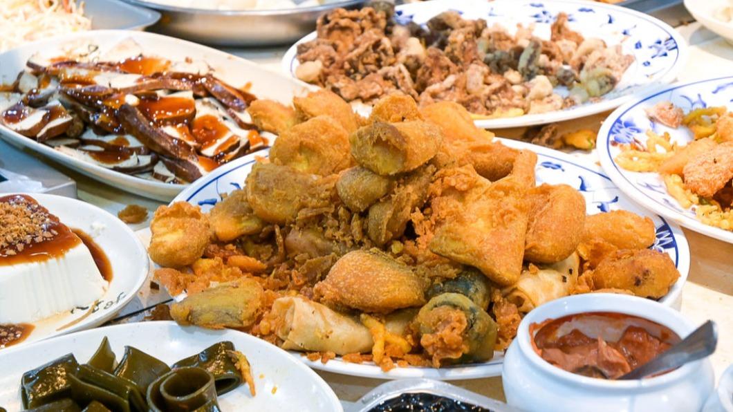 「全家福素食」鄰近捷運石牌站,口味變化多樣、清爽健康。(圖/寗好生活Ning's Life提供)