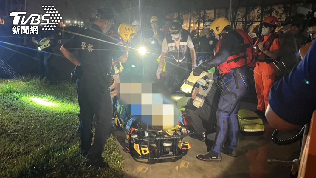 高雄醉男借電充手機疑「因沒充飽」突失控!轉頭跳港送醫亡