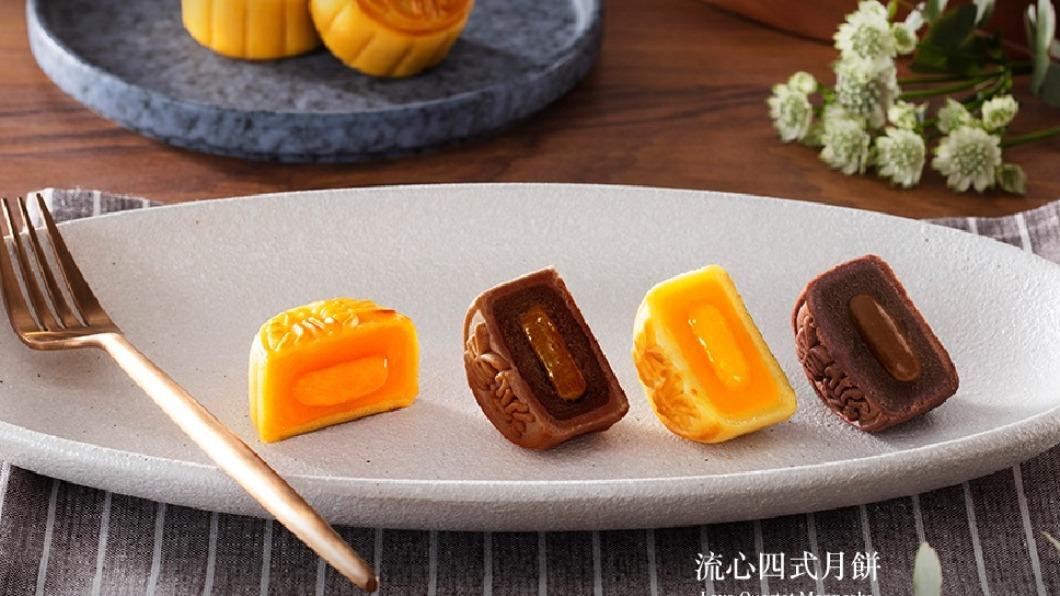 香港美心美心流心四式月餅集合奶黃、巧克力、起司及焦糖咖啡等不同的流心好滋味。(圖/PChome 24h購物提供)