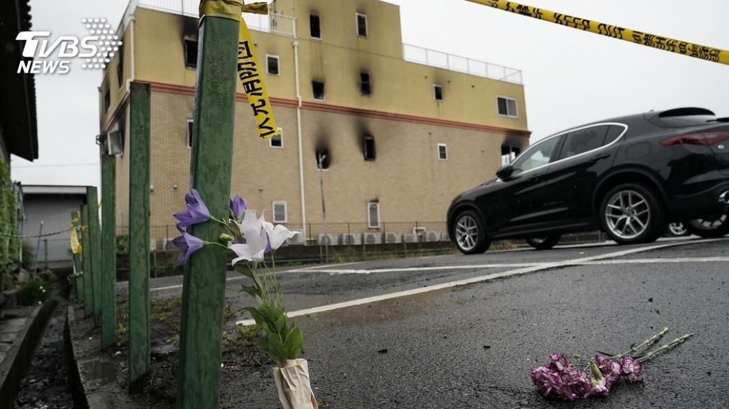 事發當時建築物3樓通往頂樓的門打不開，造成19名遇害者逃生不及，交疊倒臥在樓梯間。（圖／達志影像美聯社）
