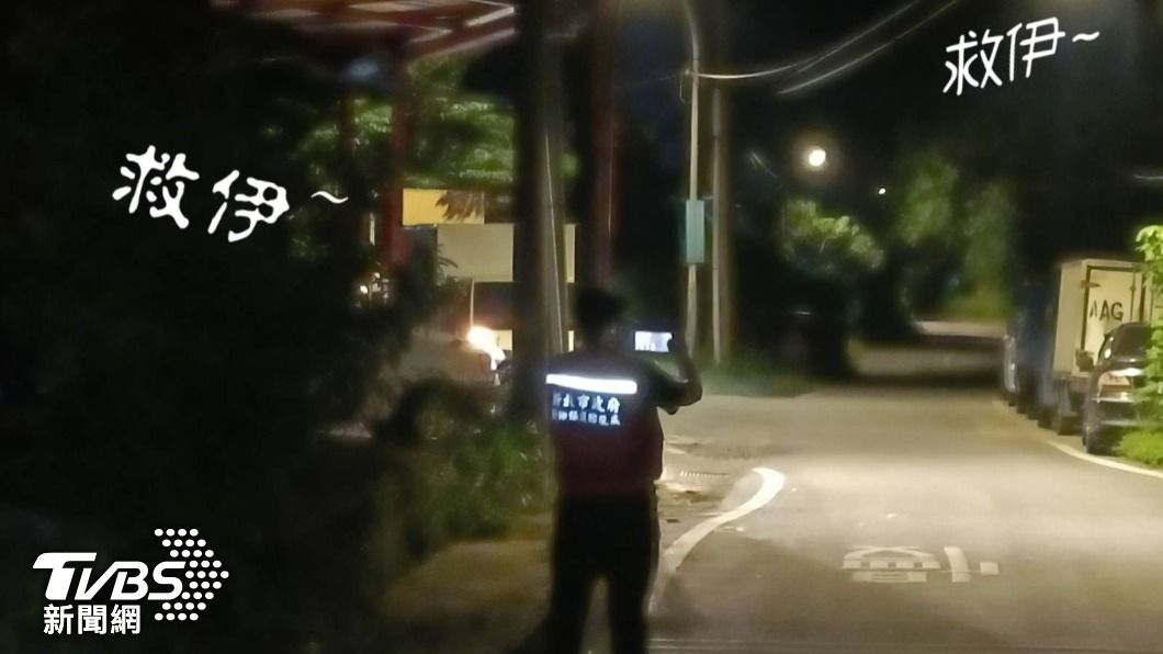 土城一間破廟夜間經常傳出淒厲叫聲，新北動保處獲報前往查處，破除鬼說。圖／新北市動保處提供