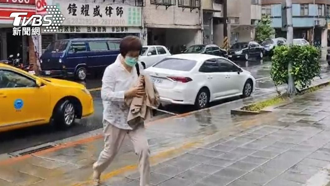 任職台大醫院的施庭芳。(圖/TVBS)