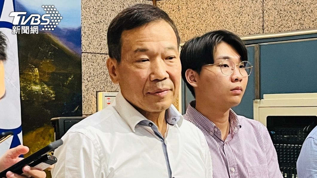 于美人曾力挺蔡英文、林昶佐 他狂酸:白皮綠骨