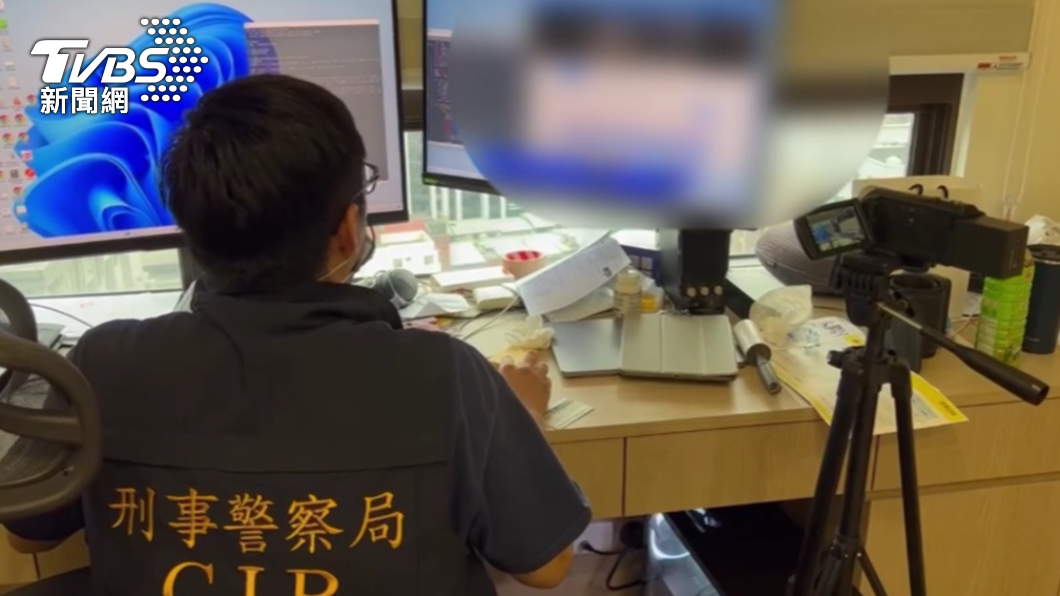 警方於嫌犯住處查獲相關證物。(圖/TVBS)