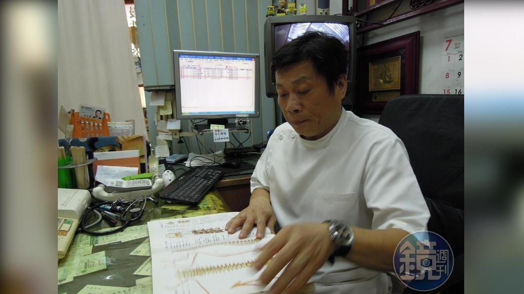 對於鄭姓中尉死因，中山法醫科主任高大成指出，必須檢驗繩結皮屑、頸部勒痕以及體內藥物反應，才能確定是否自殺。（圖／鏡週刊）