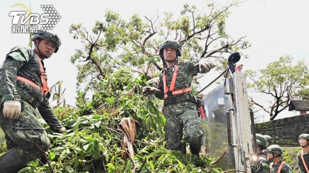 鼎力相助!中央協調高雄 挹注人力機具加速台東災後復原