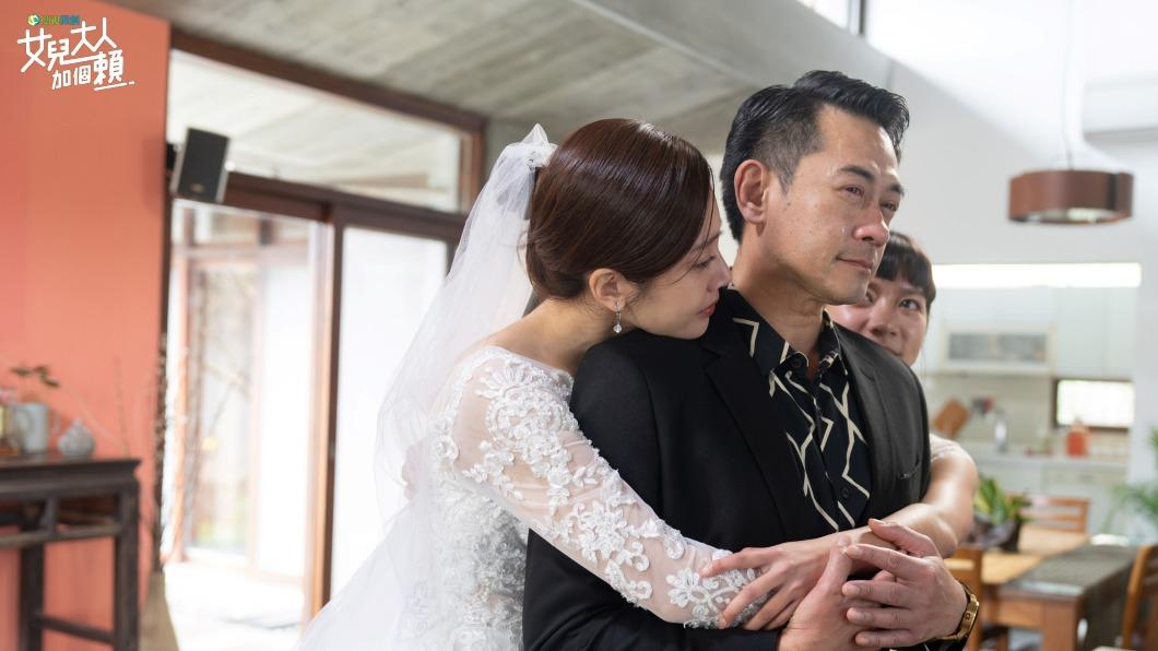 柯叔元劇中嫁女,情緒湧上心頭、淚流滿面。(圖/衛視原創提供)