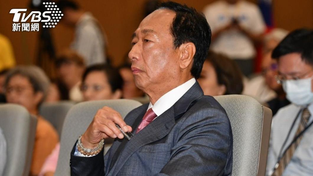 逛夜市拉票！郭台銘再曝副手三條件　能力強、有愛心、得民心