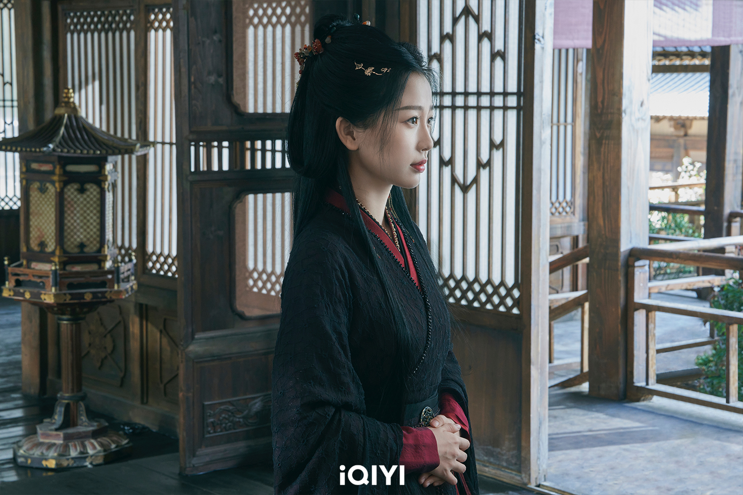 虞書欣飾演身心遭殺手組織控制的刺客「雲為衫」。（圖／翻攝自iQIYI國際版）