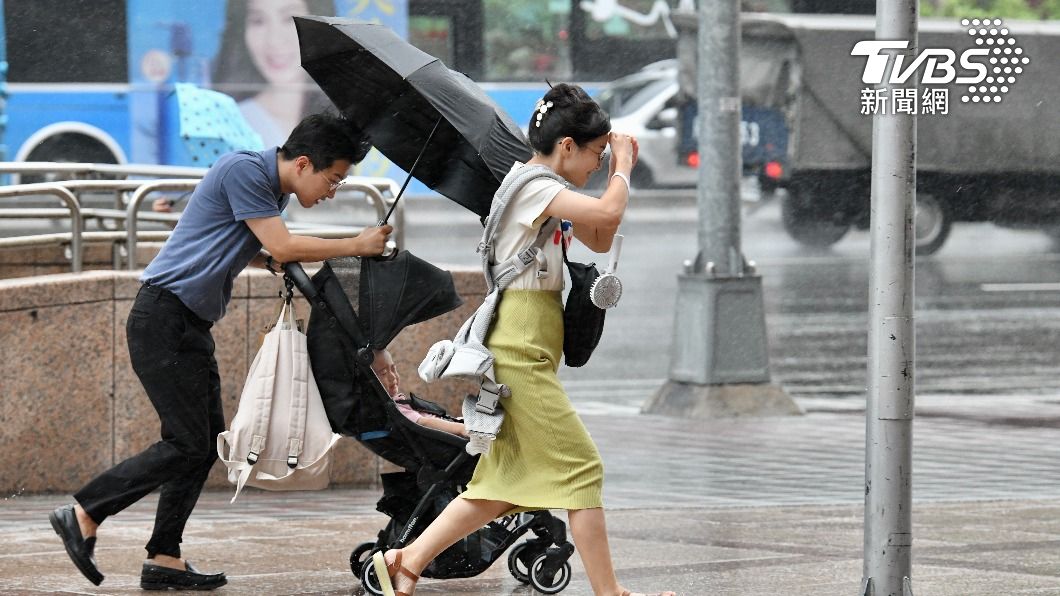 各地下午都還會有明顯的雨勢。(圖/胡瑞麒攝)