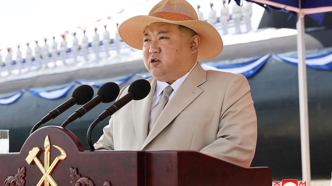 金正恩親自主持新型潛艦「英雄金建玉號」下水，外界擔心北韓，會在9/9國慶另有大動作。（圖／達志影像美聯社）