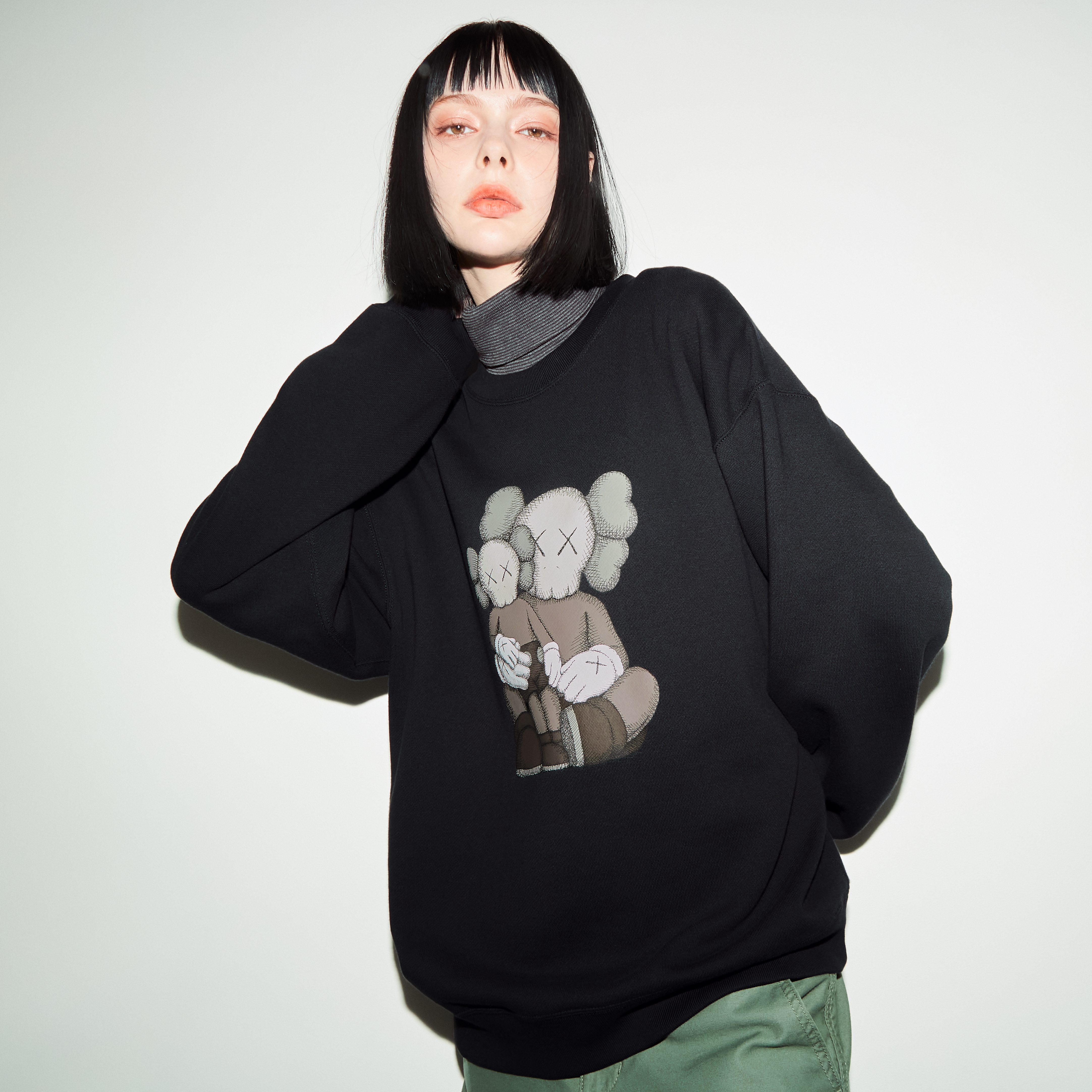 KAWS UT休閒上衣(長袖) NT$1290 。(圖/Uniqlo提供)