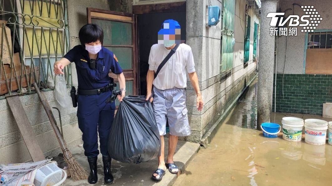 高雄男無家可歸與「蛇鼠蚊蚋」為窩 警主動伸援協助安置