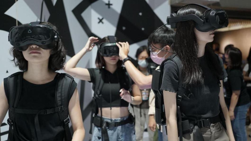 網友激推「不去後悔!」 高雄必去展覽《永恆聖母院》VR體驗心得
