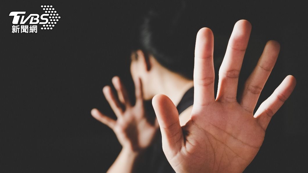 陳男因被小花的美貌吸引，竟想迷暈對方、壞壞得逞。（示意圖，非當事人／shutterstock達志影像）