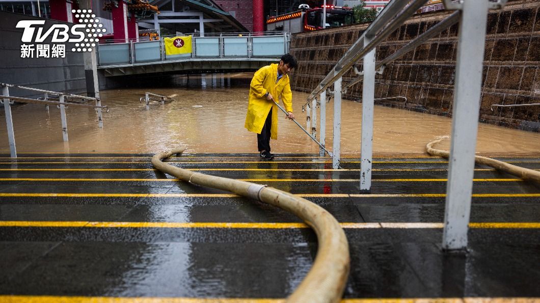 世紀暴雨上游深圳還洩洪? 港府否認跟香港淹水有關