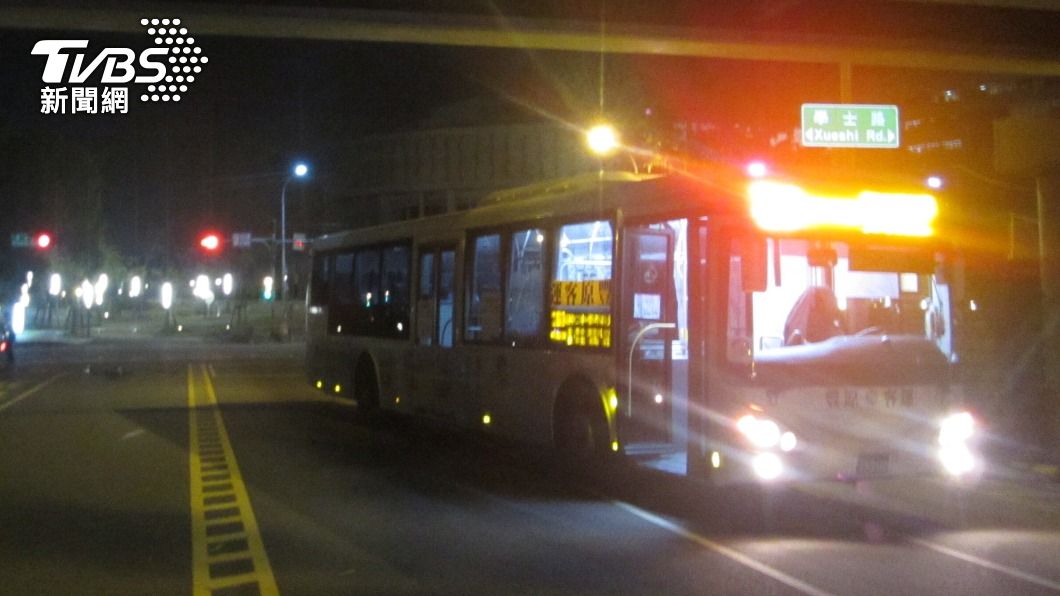 母嬰走斑馬線遭公車輾斃 夫目睹悲控殺人!一審判決出爐