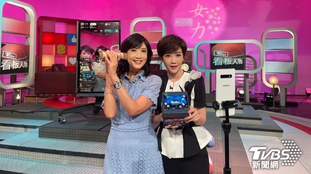 寇乃馨與主持人方念華分享直播基本核心。（圖／TVBS）