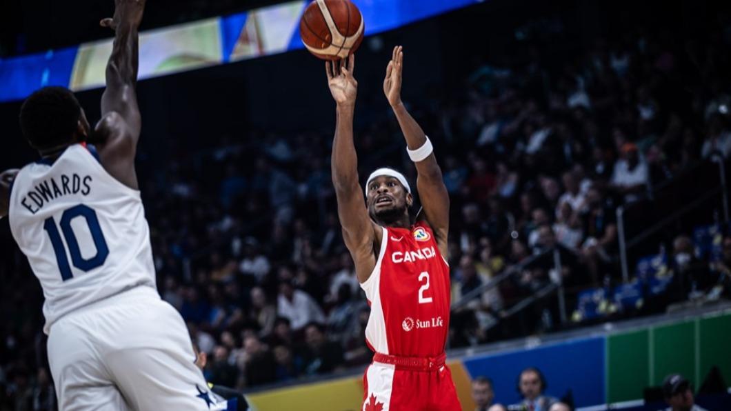 加拿大王牌球星亞歷山大(Shai Gilgeous-Alexander)第三節砍進11分。(圖/翻攝自 FIBA)