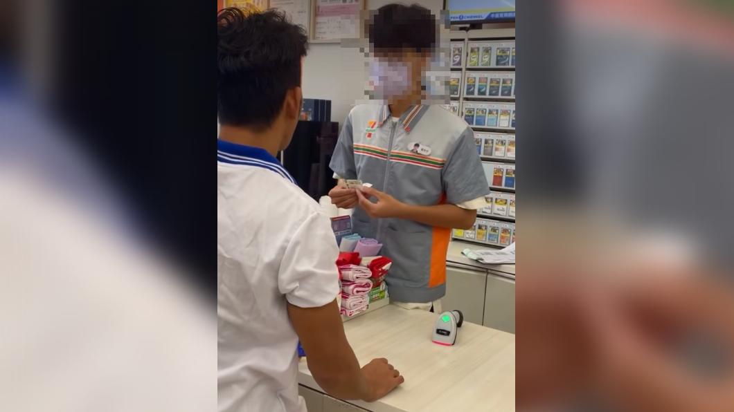 店員用流利的越南語和外籍人士交流。(圖 / 翻攝自臉書社團「爆廢1公社」