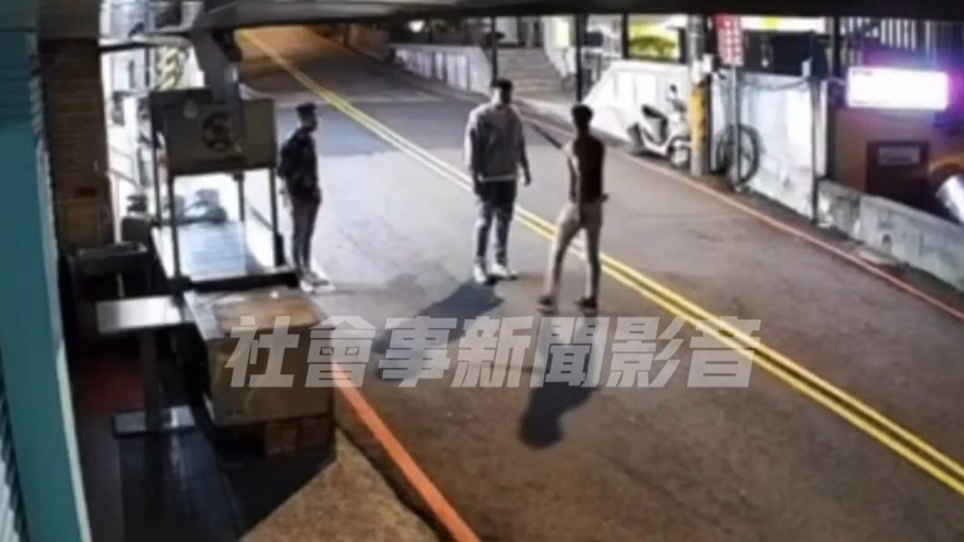 行車糾紛不滿被嗆「山道猴」他在女友前亮刀逞兇　下場慘了