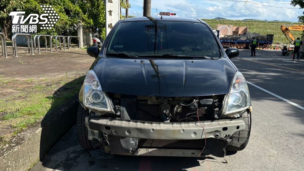 疑未禮讓直行車!新北小轎車路口對撞機車 騎士重摔破頭慘死