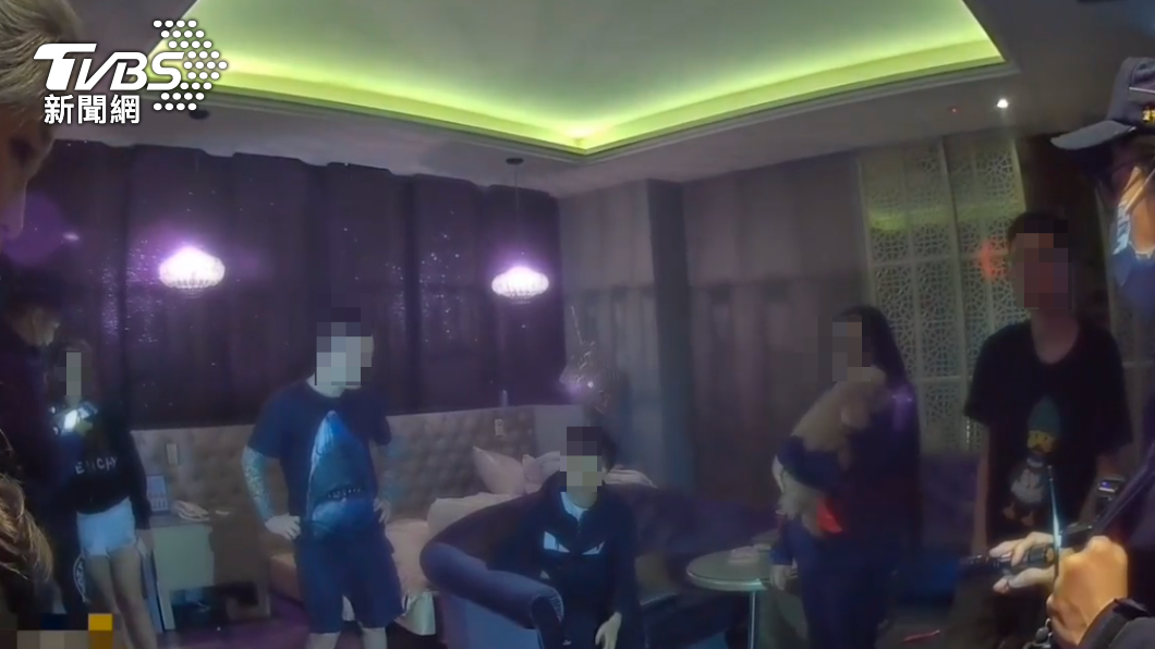 警方在清點人數時，發現少一人。（圖／警方提供）