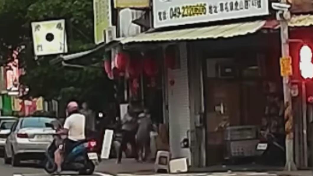 酒後暴走?南投惡夫磚頭砸妻 孝子挺身護母亂拳撂倒老爸