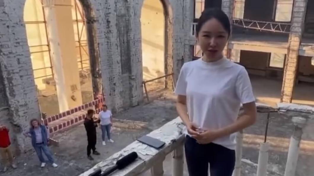中國女歌手赴俄占領區!高唱蘇聯軍旅名曲 當地華人:深感羞恥