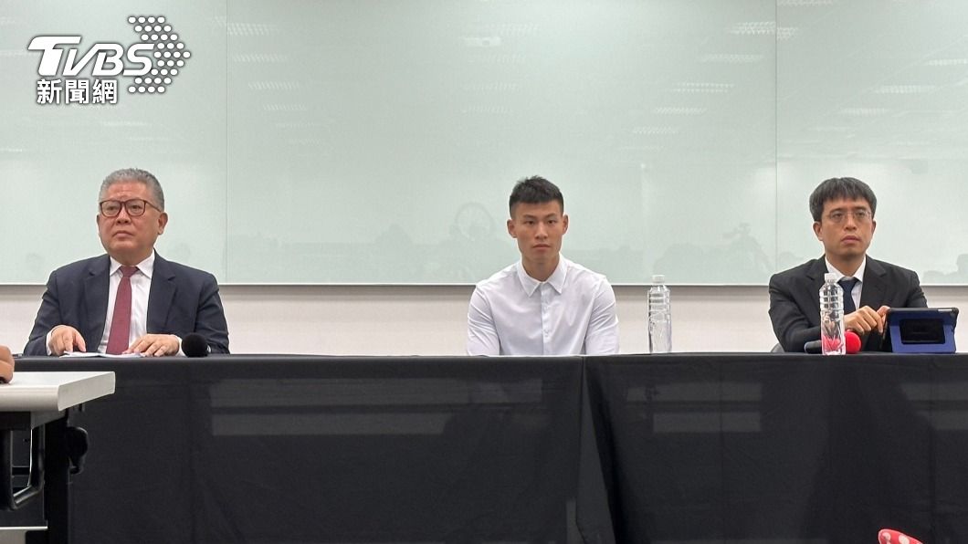 律師劉韋廷指出,目前看起來攻城獅提告民事訴訟勝訴機率高。(圖/張良瑜攝)