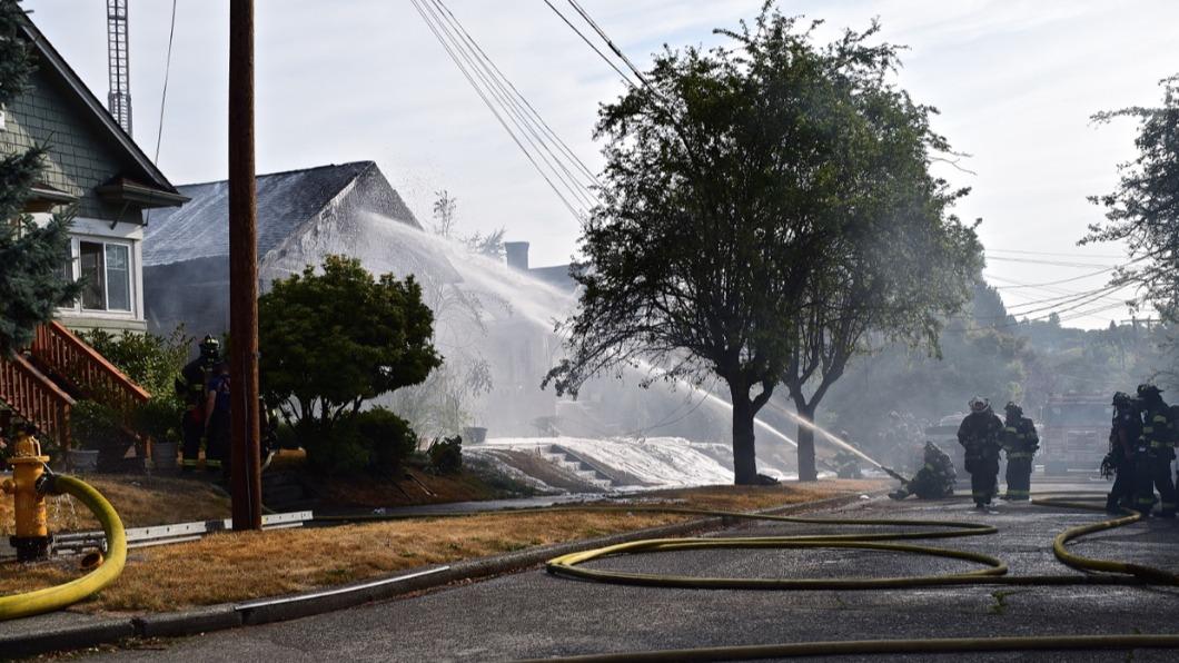 最終全家人剩露露一人獨自存活。（圖／翻攝自@Seattle Fire Department　Facebook）
