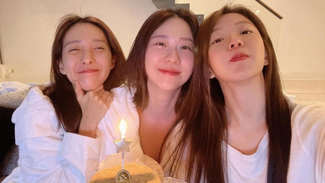 張景嵐生日放福利!同框2女神「開房間泡湯」 裸身畫面全曝光