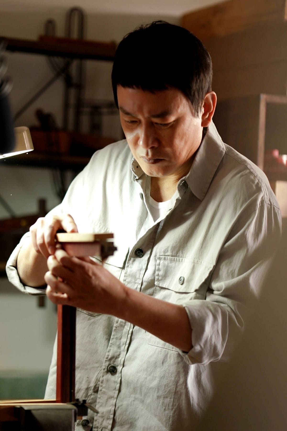 王識賢希望能藉由這部劇,讓更多台灣人看見本土獨有的木工文化資產。(圖/華視提供)